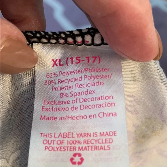 No Boundaries Purple and White Floral dress.
Runs small. - Picture 3 of 6